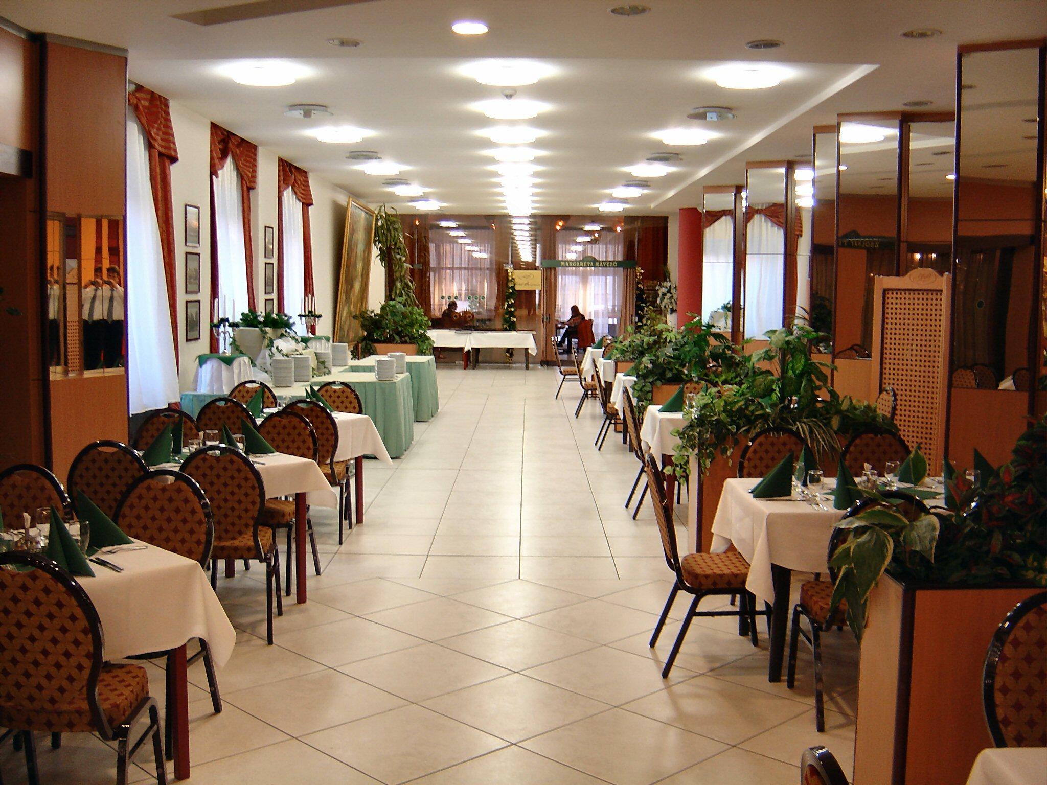 ベンクツル ホテル ブダペスト レストラン 写真